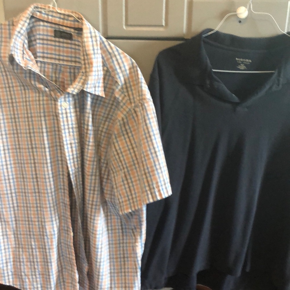 Two Men’s Casual Short Sleeve Shirts XXL.